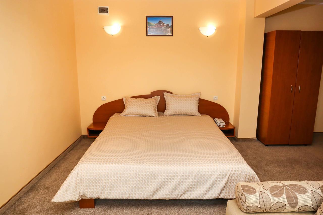 Hotel Bulgaria Кырджали Экстерьер фото