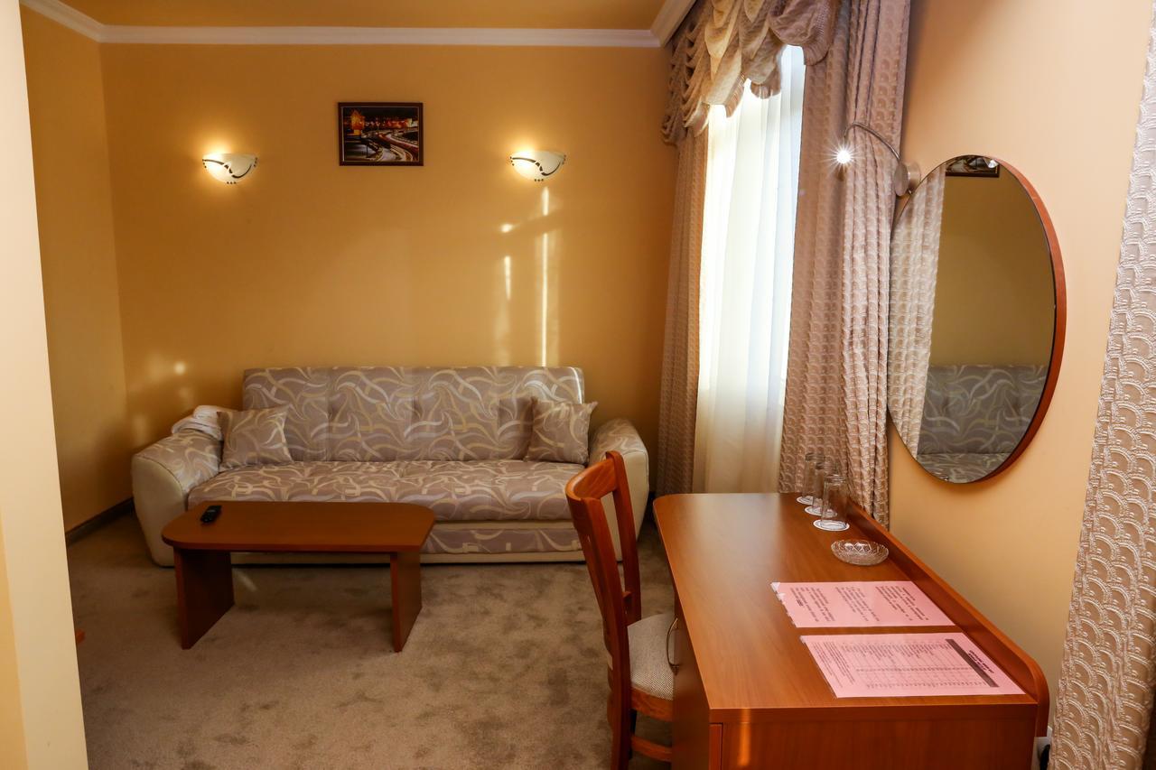 Hotel Bulgaria Кырджали Экстерьер фото